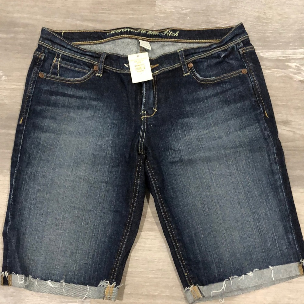 Abercrombie Bermuda shorts